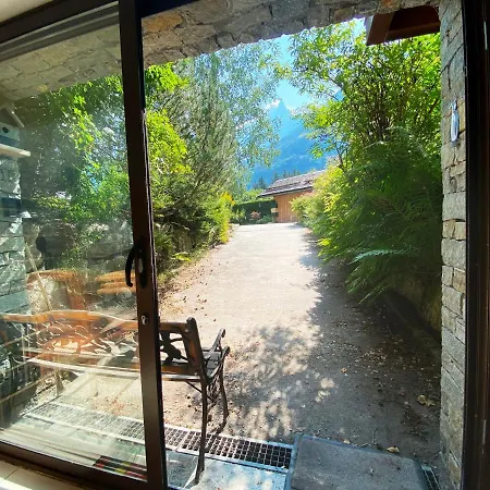 Champraz - Free Parking Apartment